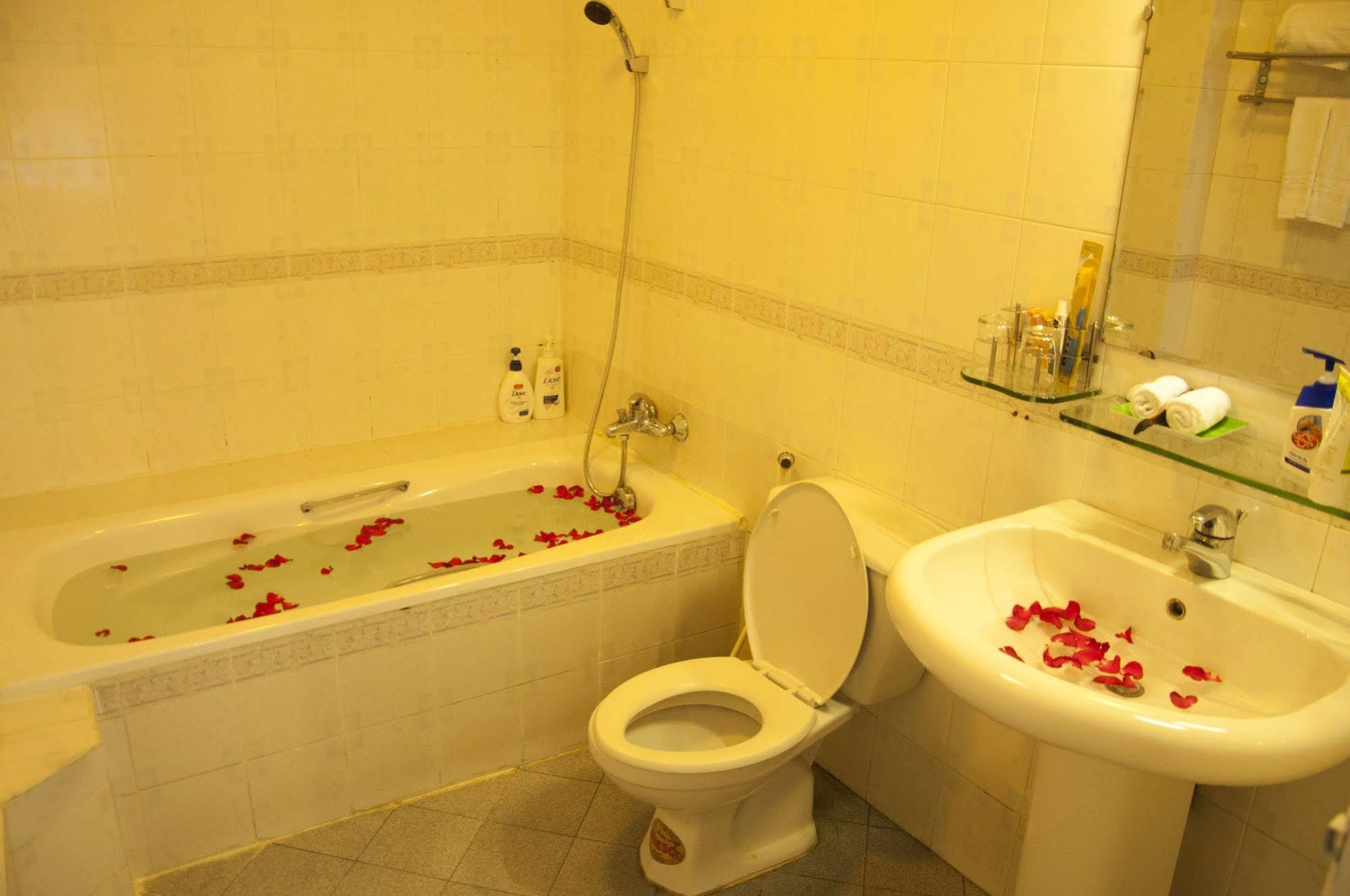 A25 Hotel - 274 De Tham Ho Chi Minh City Bagian luar foto
