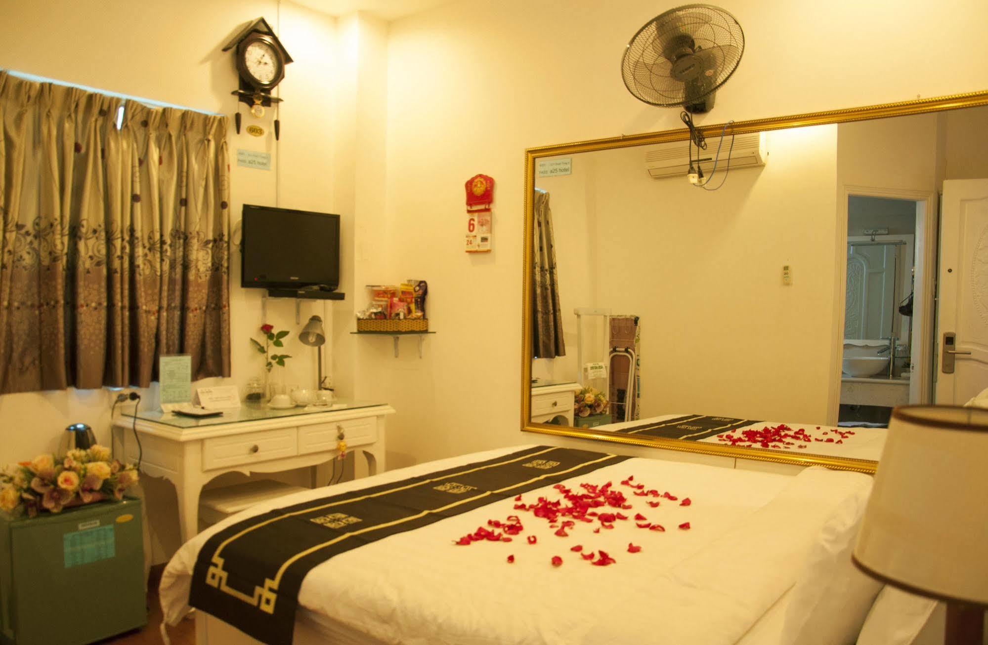 A25 Hotel - 274 De Tham Ho Chi Minh City Bagian luar foto