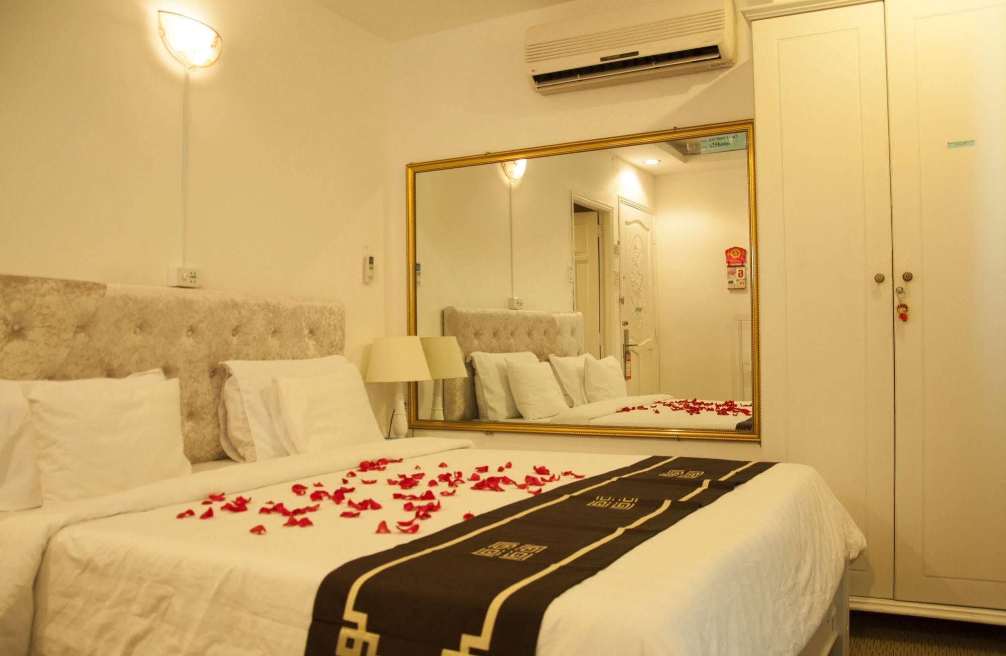 A25 Hotel - 274 De Tham Ho Chi Minh City Bagian luar foto
