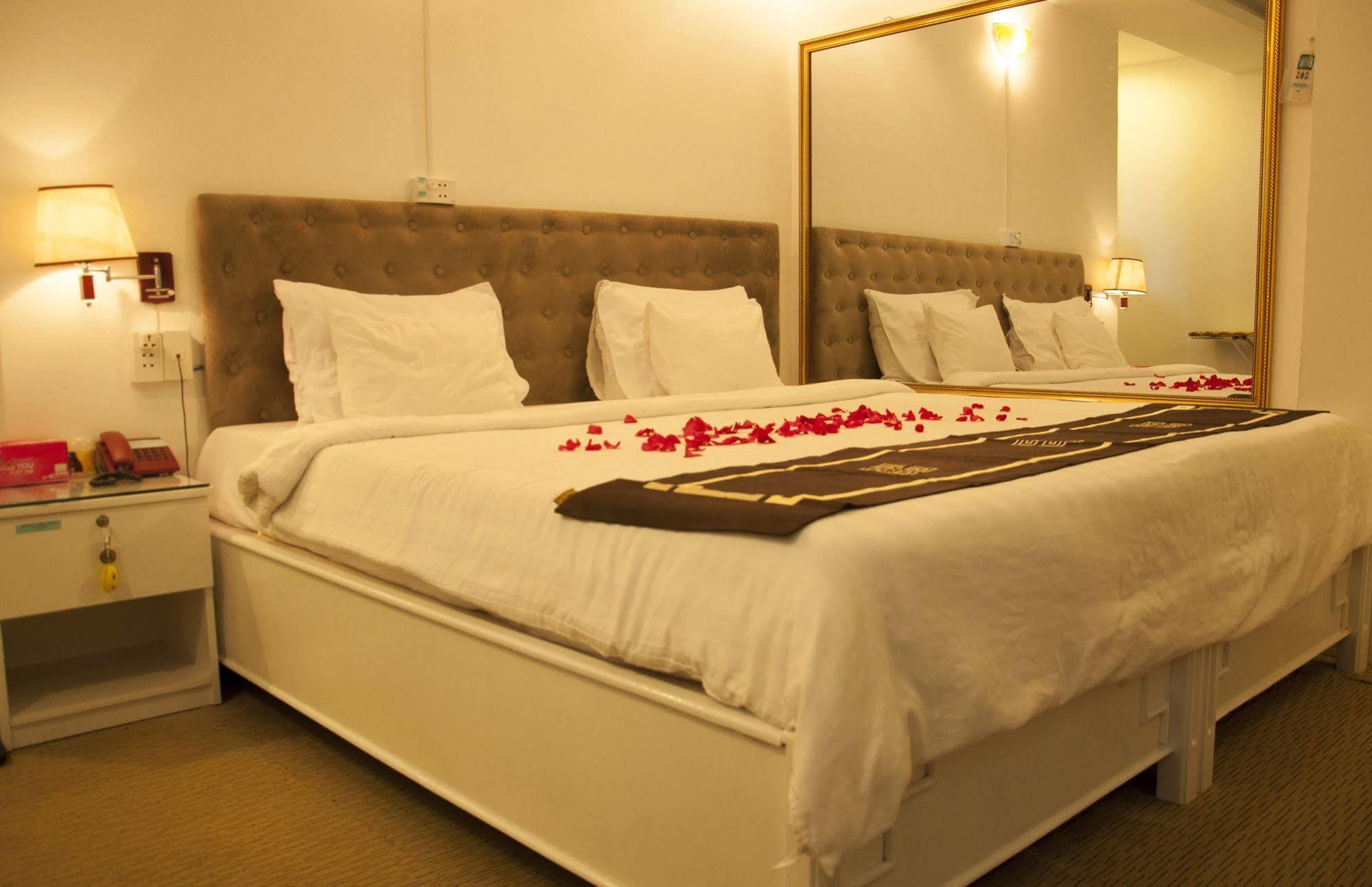 A25 Hotel - 274 De Tham Ho Chi Minh City Bagian luar foto
