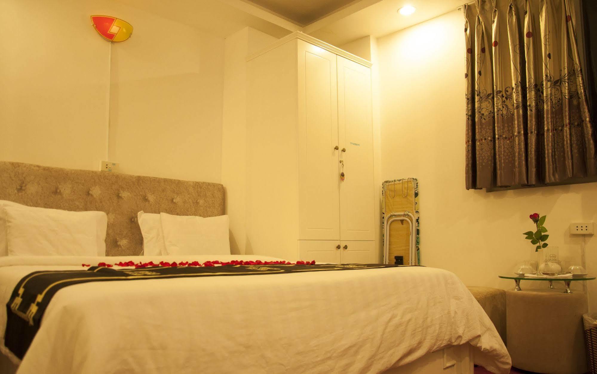A25 Hotel - 274 De Tham Ho Chi Minh City Bagian luar foto